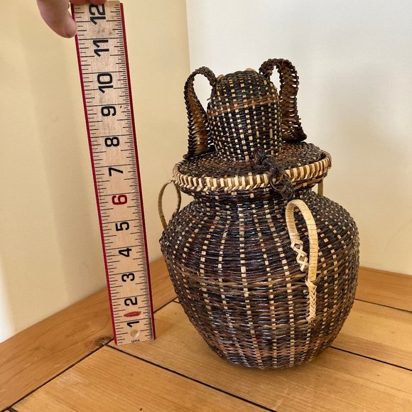 Brown Wicker Rattan Bunny Rabbit Basket with Attached Lid 11" Tall Animal Shape - Picture 3 of 8